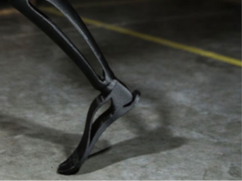 Elementos das pernas protéticas impressos com o Essentium PA CF